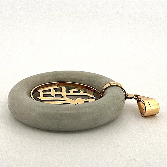 14K YELLOW GOLD LARGE GREEN JADE GOOD LUCK PENDANT - Picture 5 of 5